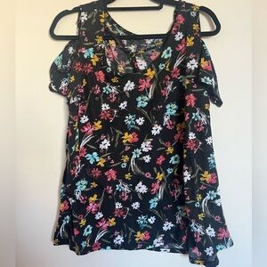 NWOT lane Bryant cold shoulder Tshirt.